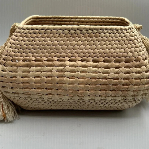 Woven Raffia Handbag with side tassels - Picture 6 of 8